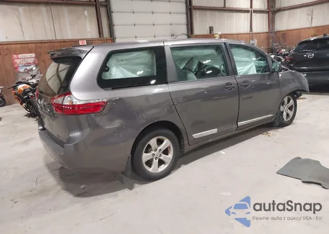 2016 Toyota Sienna L 7 Passenger z USA, uszkodzony, nr VIN 5TDZK3DC5GS759029